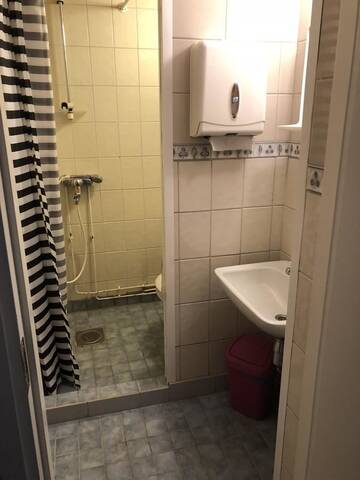 Фото номера Одноместный номер с общей ванной комнатой Хостелы Hostel Ukonlinna г. Иматра 5